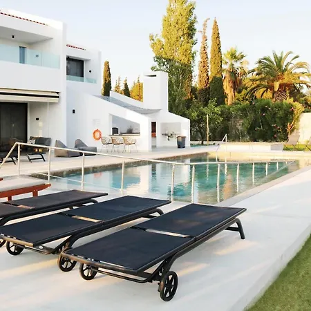 Maison A Rhodes With 66m2 Heated Pool On A 4800m2 Plot