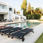 Maison A Rhodes With 66m2 Heated Pool On A 4800m2 Plot