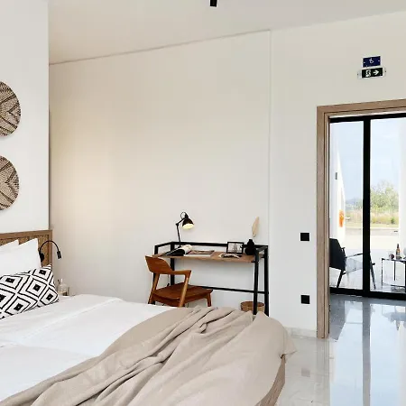 Maison A Rhodes With 66m2 Heated Pool On A 4800m2 Plot