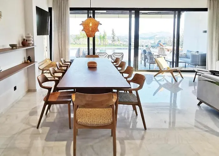 Vilă Maison A Rhodes With 66m2 Heated Pool On A 4800m2 Plot *