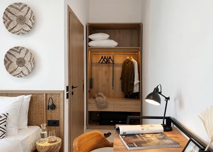 Maison A Rhodes With 66m2 Heated Pool On A 4800m2 Plot