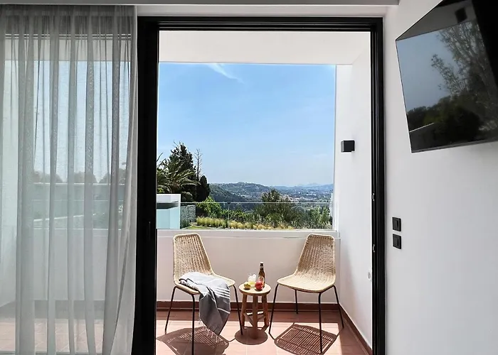 Maison A Rhodes With 66m2 Heated Pool On A 4800m2 Plot